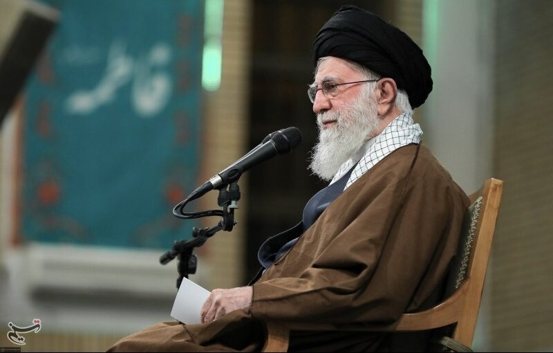 رهبر انقلاب: جوانان ما جوانان خوبی هستند؛ لزوم تبیین هنرمندانه ارزش‌های دفاع مقدس برای آنان